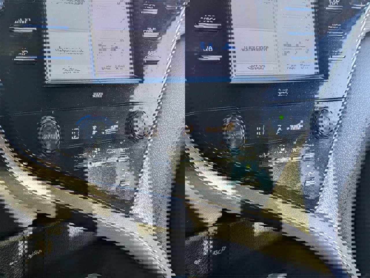 Used 2020 Toyota Camry image 26