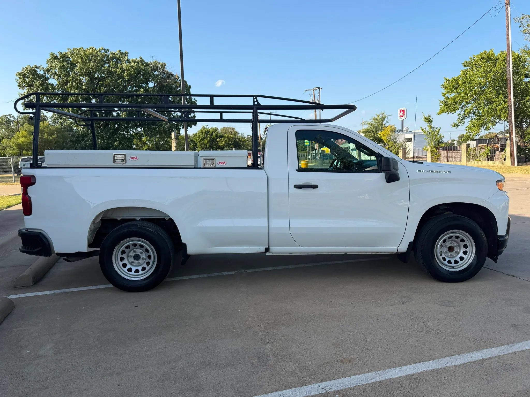 Used 2021 Chevrolet Silverado 1500 W/T RWD image 5