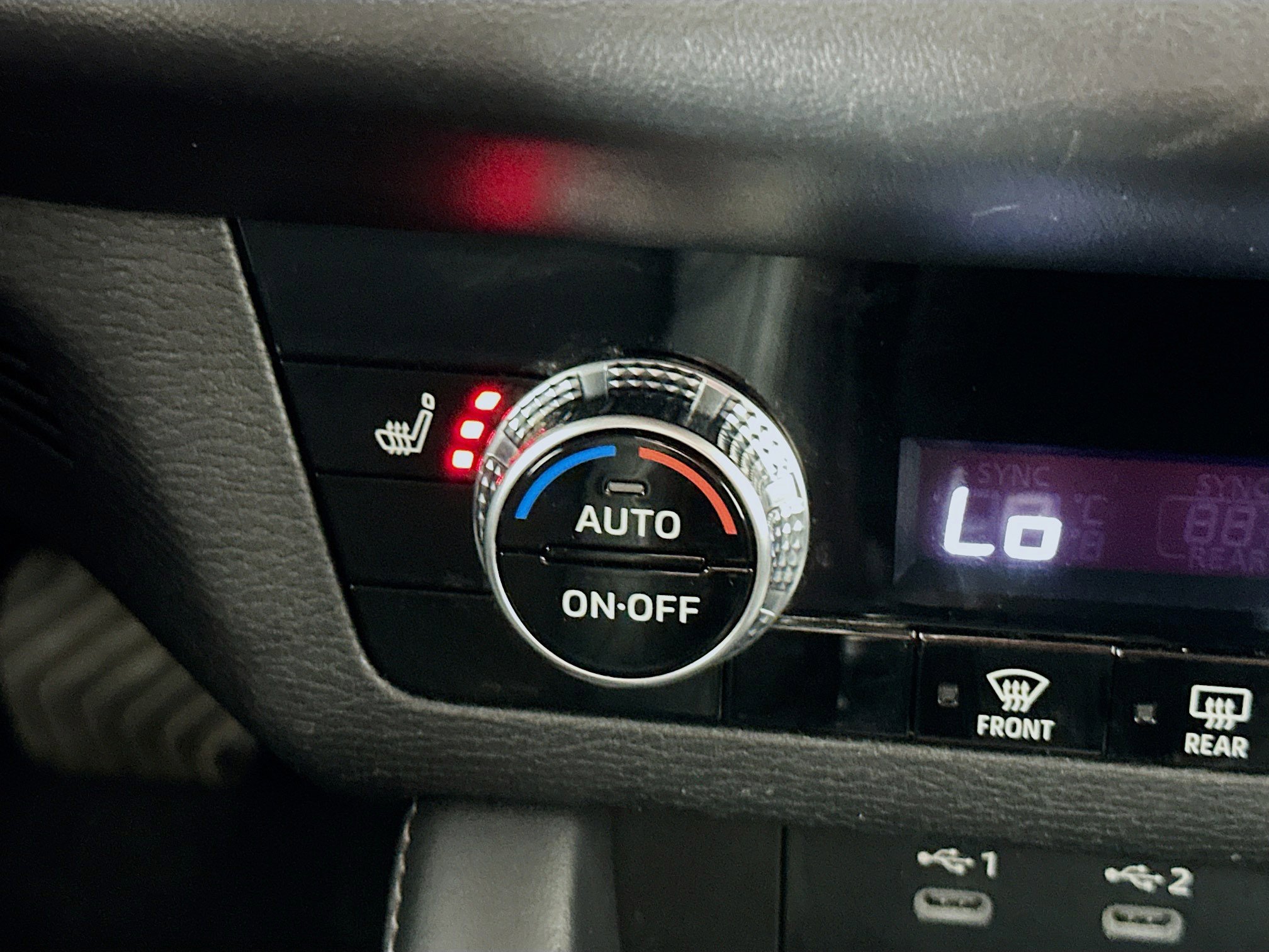 Used 2025 Mitsubishi Outlander SE image 26