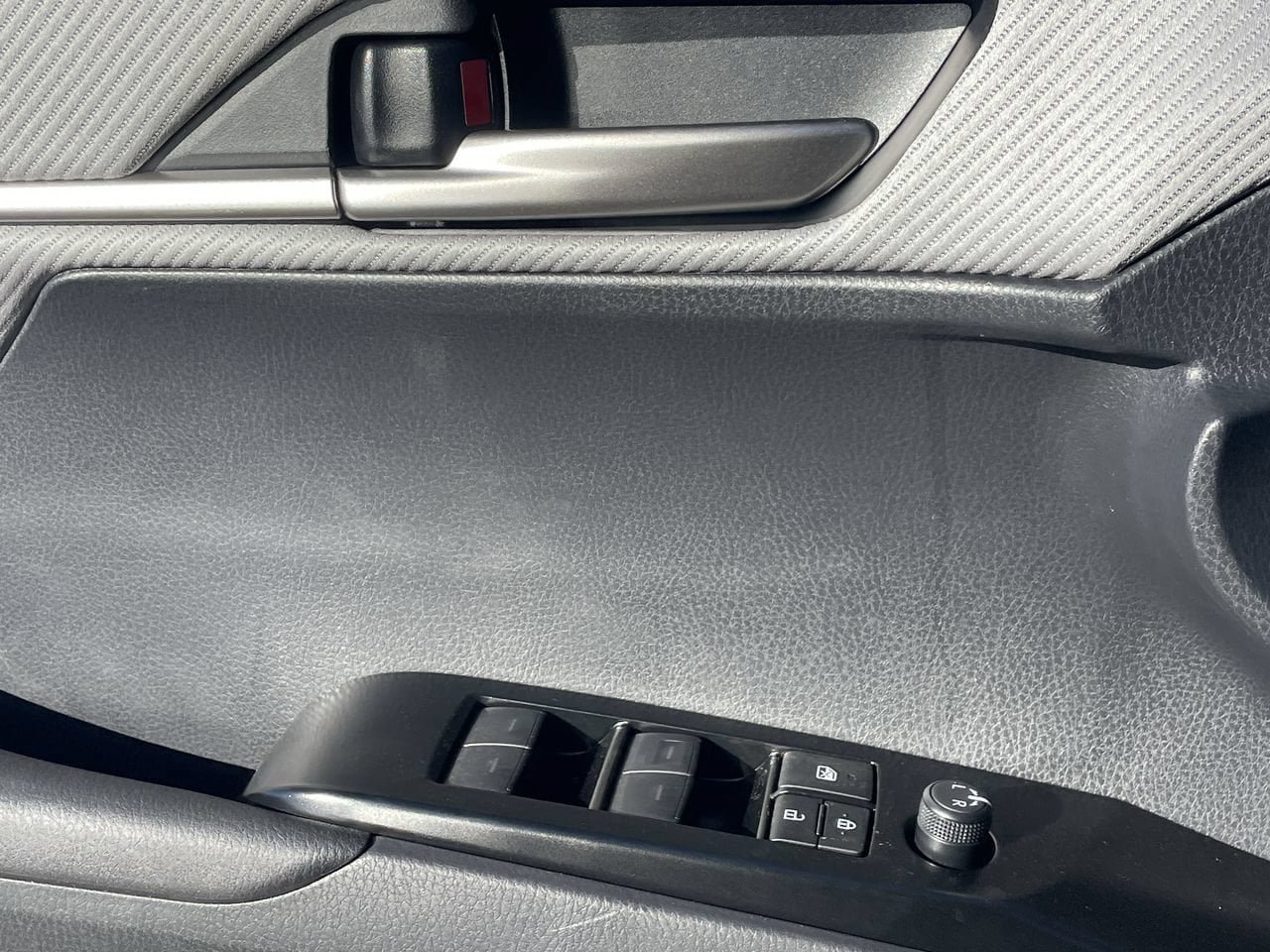 New 2026 Toyota Camry SE FWD image 17