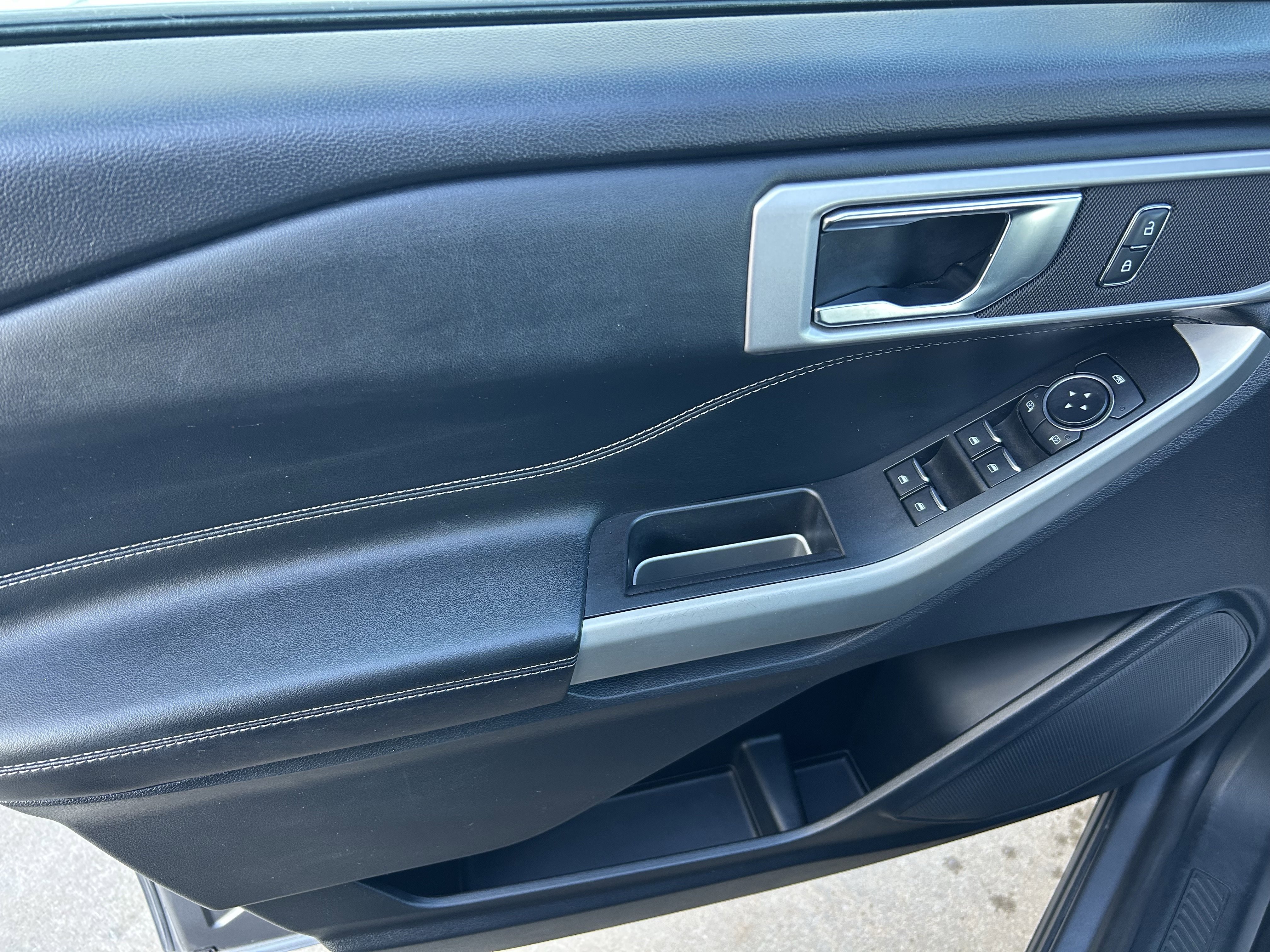 Used 2021 Ford Explorer XLT image 17