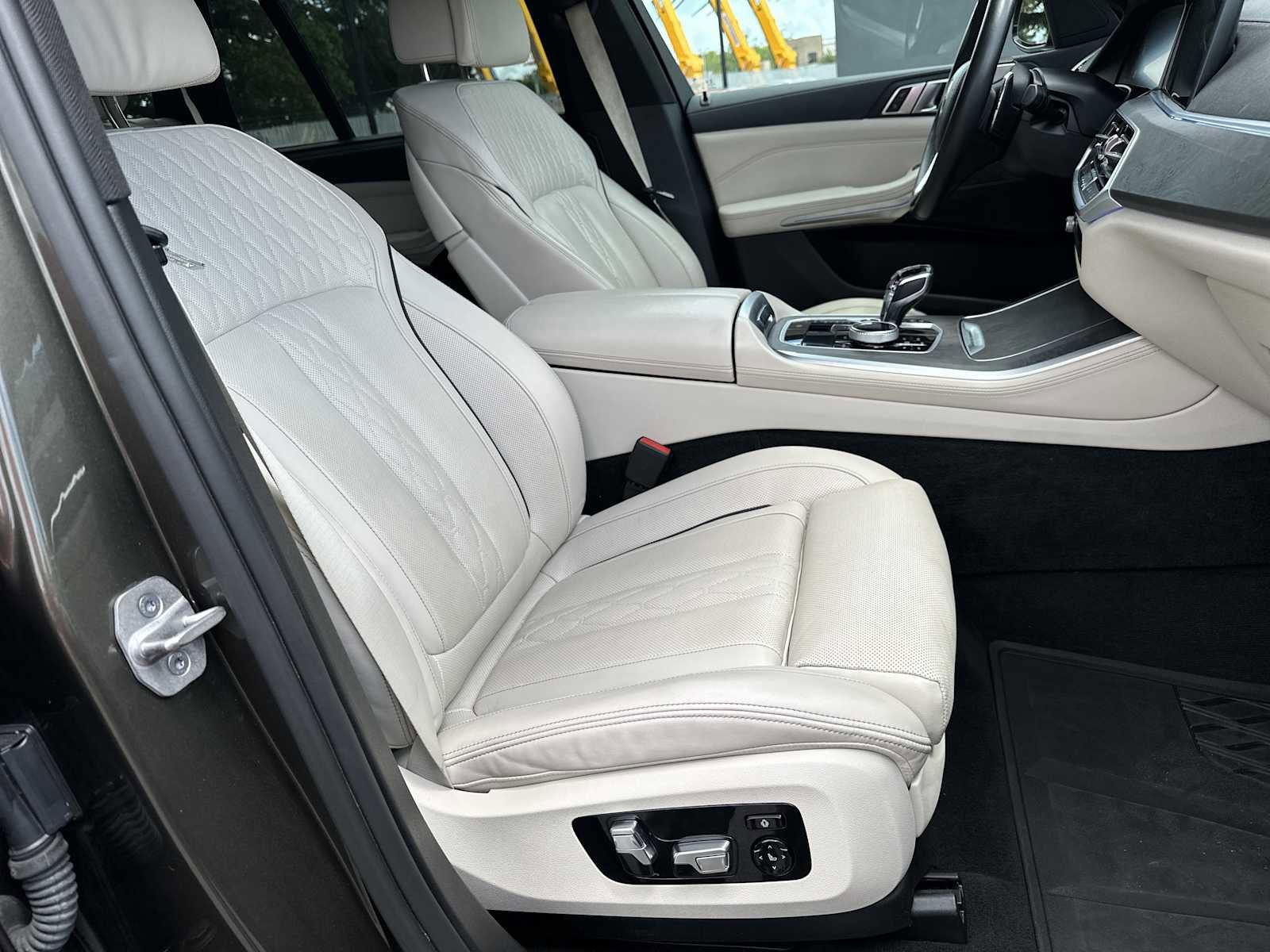Used 2022 BMW X5 sDrive40i w/ Executive Package RWD image 25