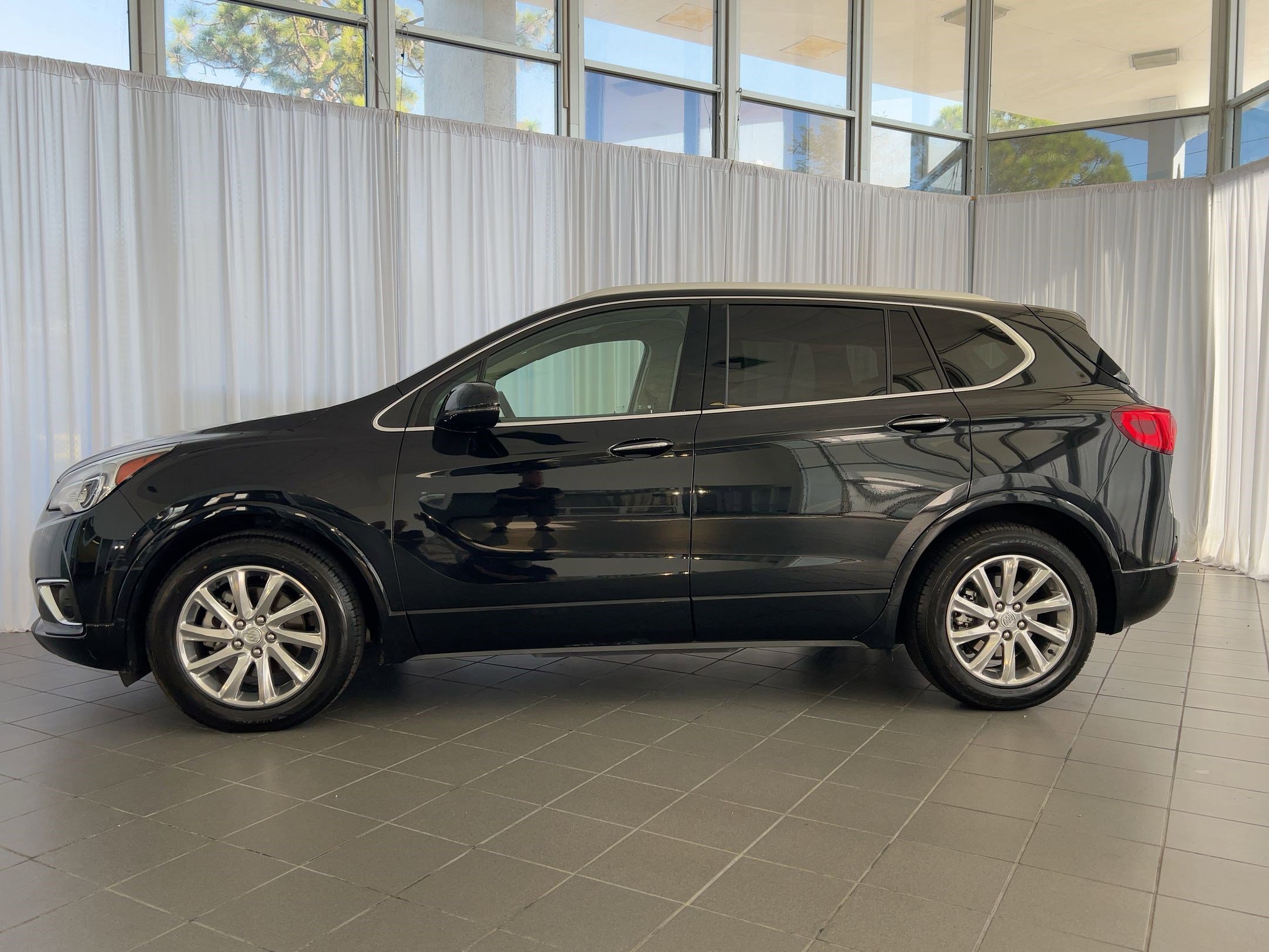 Used 2020 Buick Envision Essence w/ LPO, Cargo Package image 2