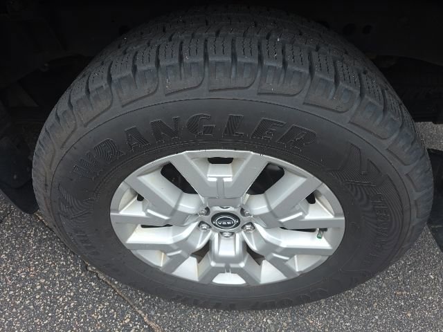 Certified 2022 Nissan Frontier SV w/ Technology Package AWD/4WD image 8