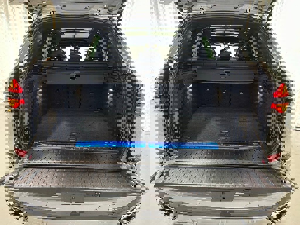 Used 2026 BMW X5 xDrive50e image 48