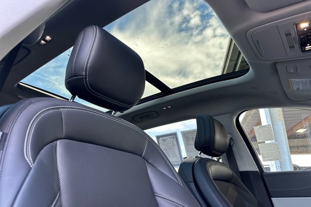 Used 2024 Lincoln Nautilus Premier w/ Equipment Group 102A image 15