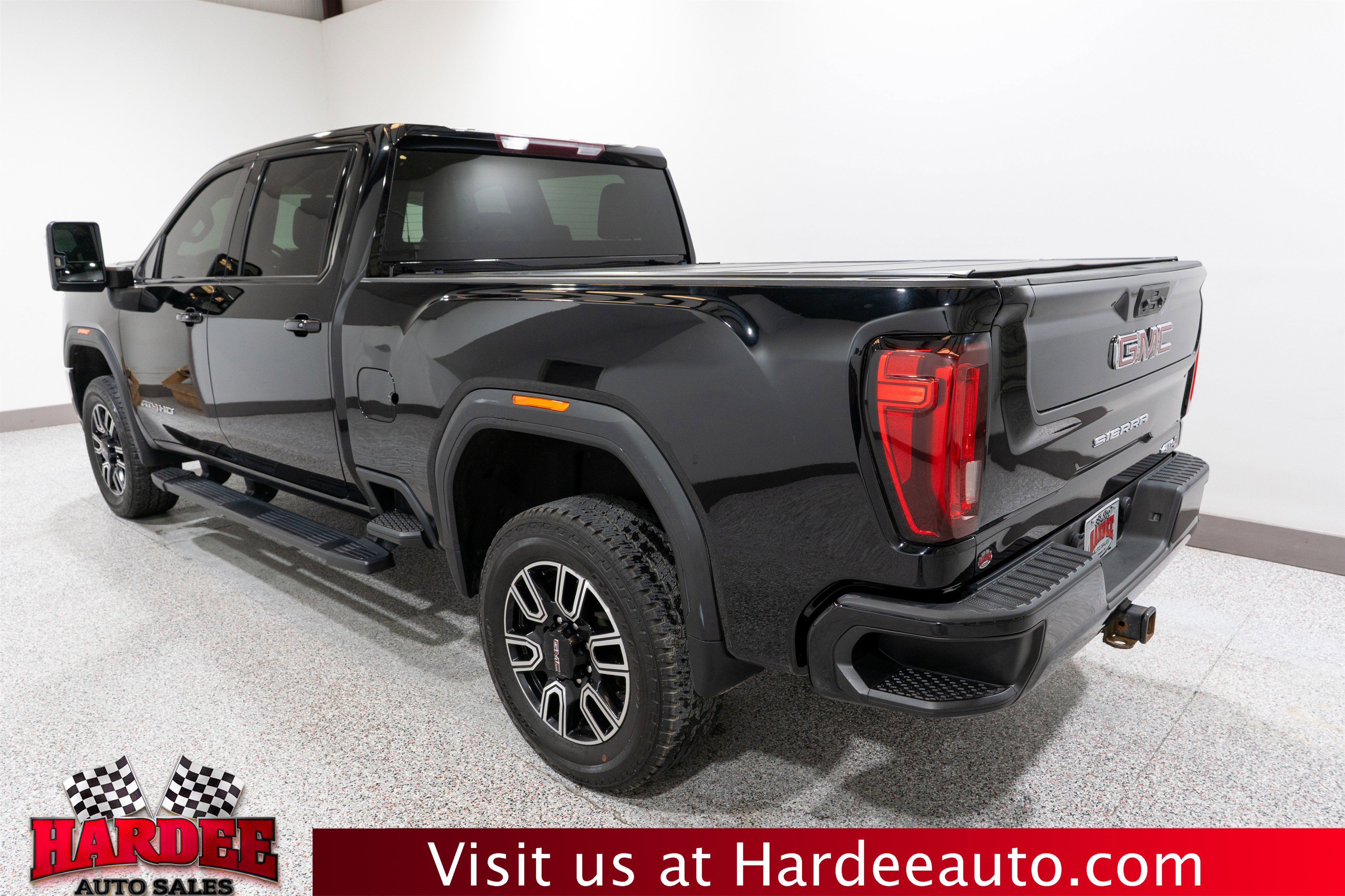 Used 2023 GMC Sierra 2500 AT4 image 3