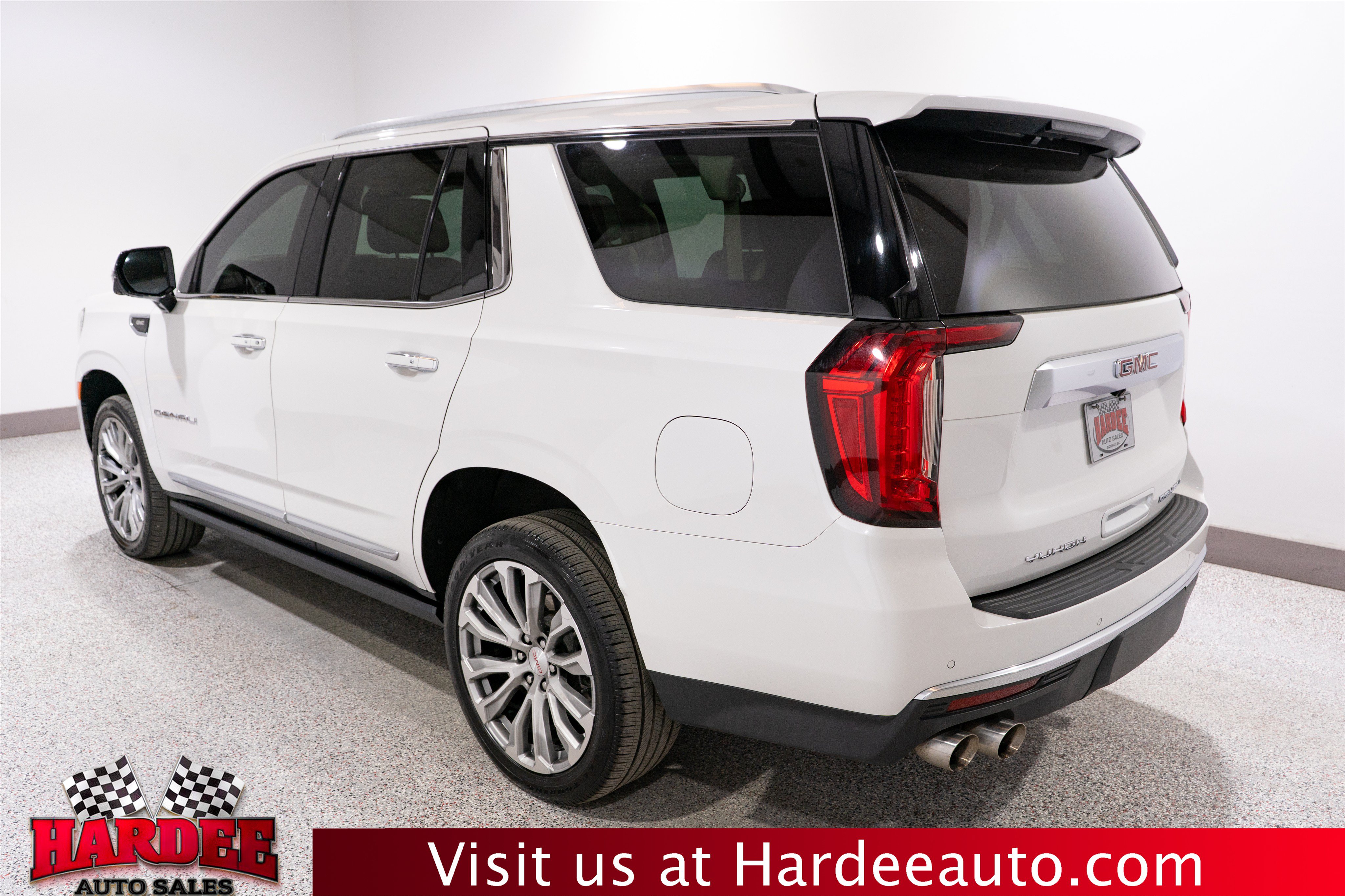 Used 2023 GMC Yukon Denali AWD/4WD image 3