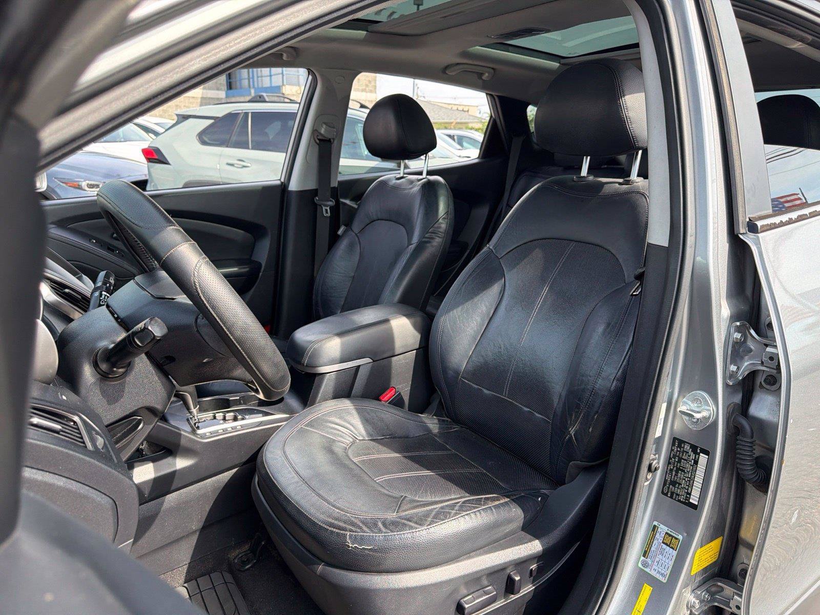 Used 2010 Hyundai Tucson Limited w/ Premium Pkg 4 FWD image 24
