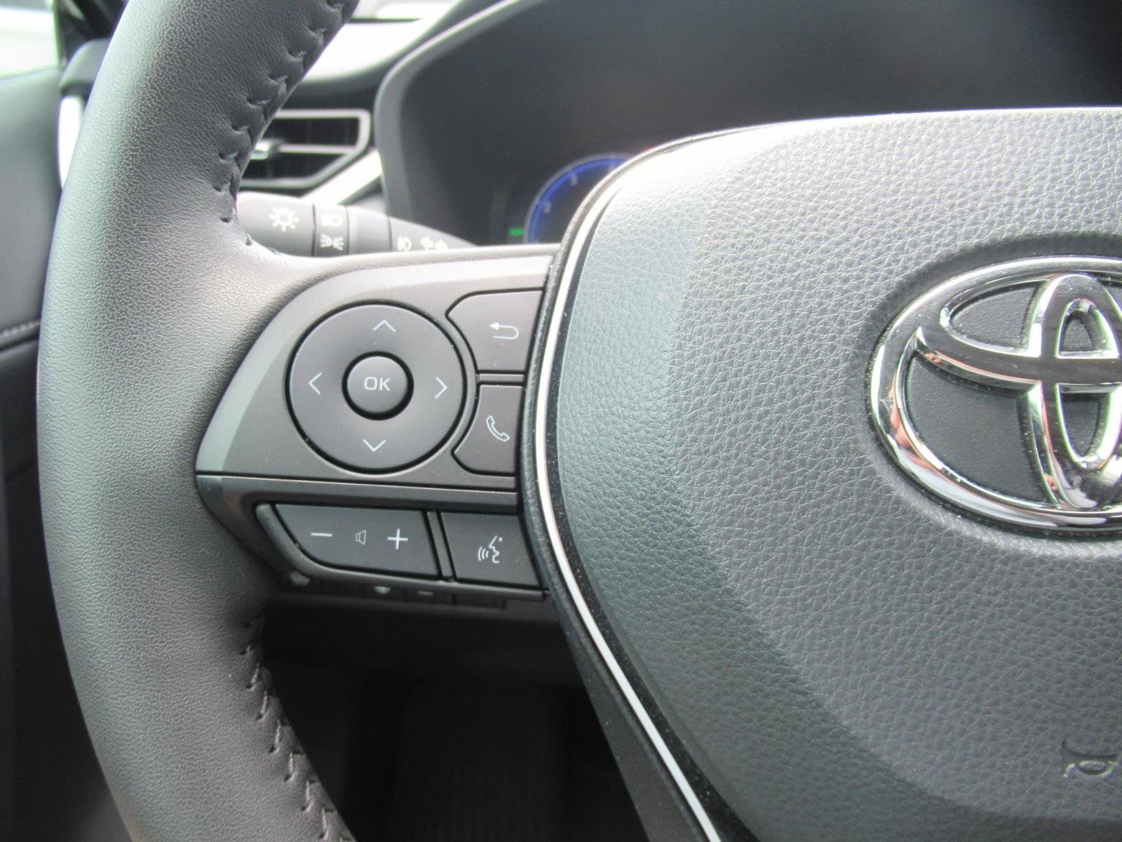 Used 2025 Toyota RAV4 Limited w/ Weather Package FWD image 24