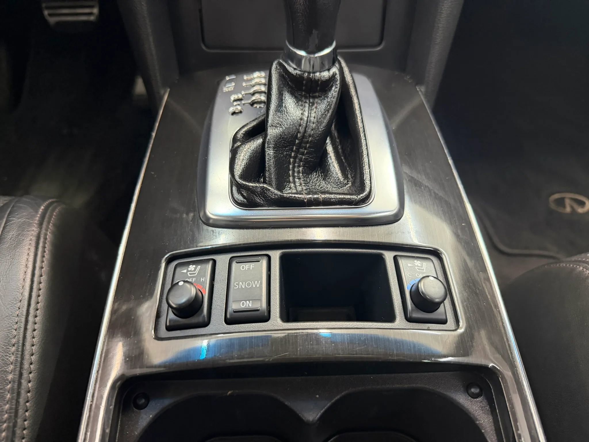 Used 2009 INFINITI FX35 AWD w/ Technology Pkg image 19