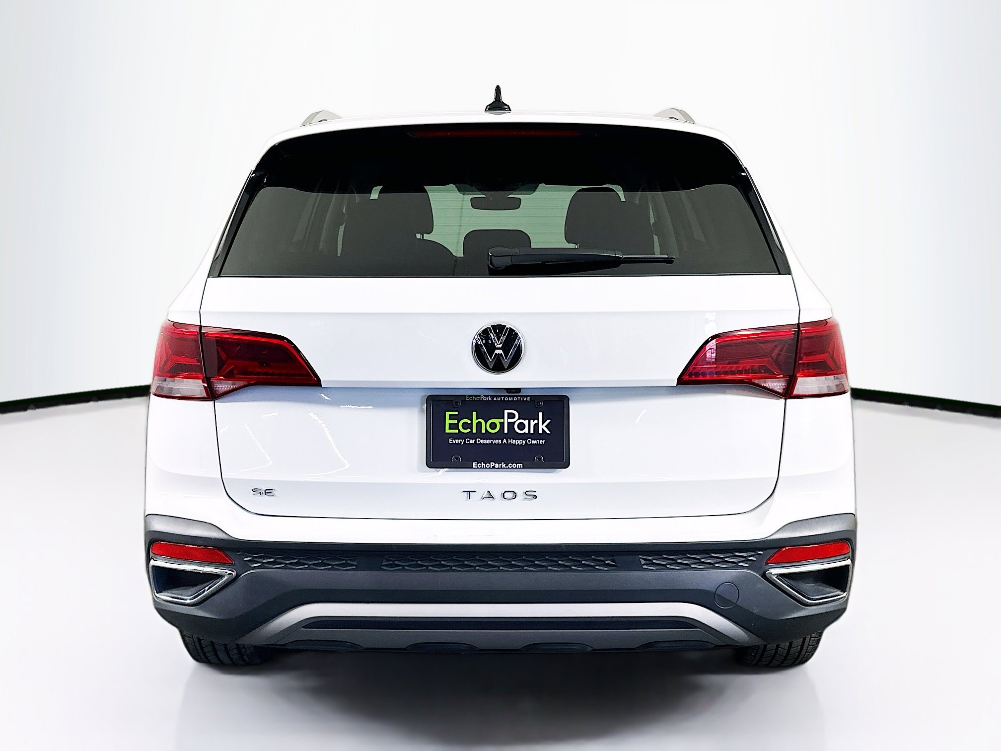 Used 2024 Volkswagen Taos SE image 7