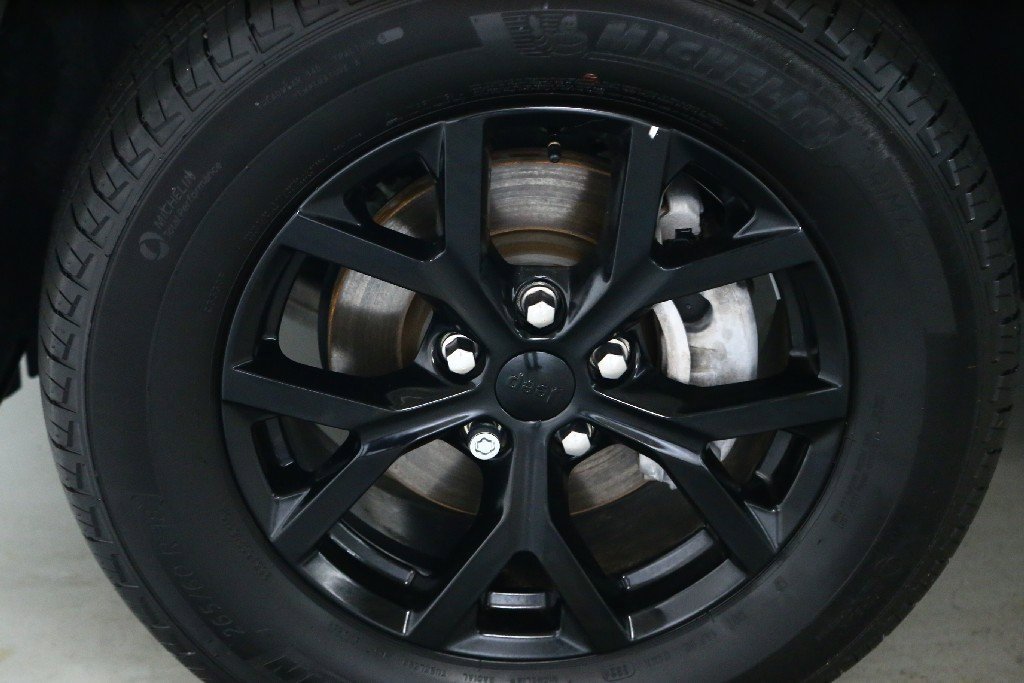 Used 2025 Jeep Grand Cherokee Altitude image 37