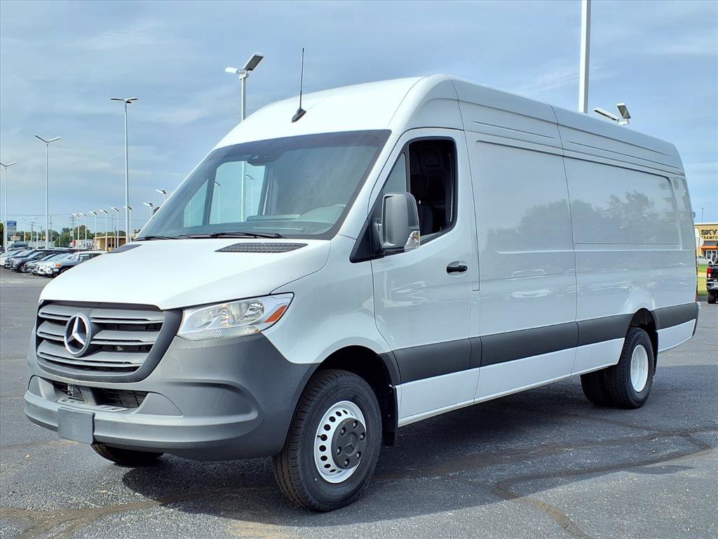 New 2024 Mercedes-Benz Sprinter 3500 image 3