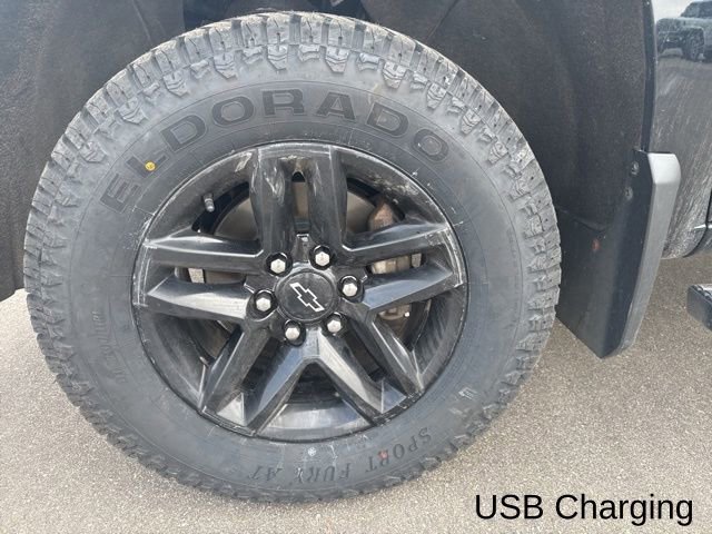 Used 2021 Chevrolet Silverado 1500 LT Trail Boss w/ Convenience Package II image 3