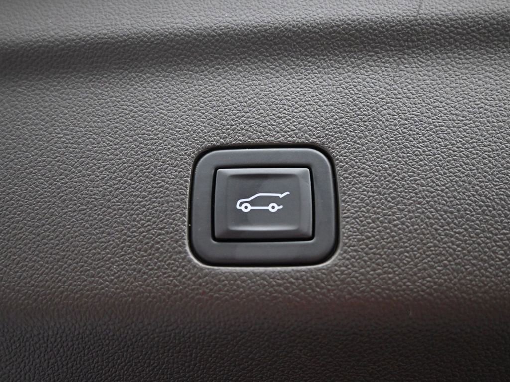 Used 2023 GMC Yukon XL SLT w/ SLT Luxury Package AWD/4WD image 34