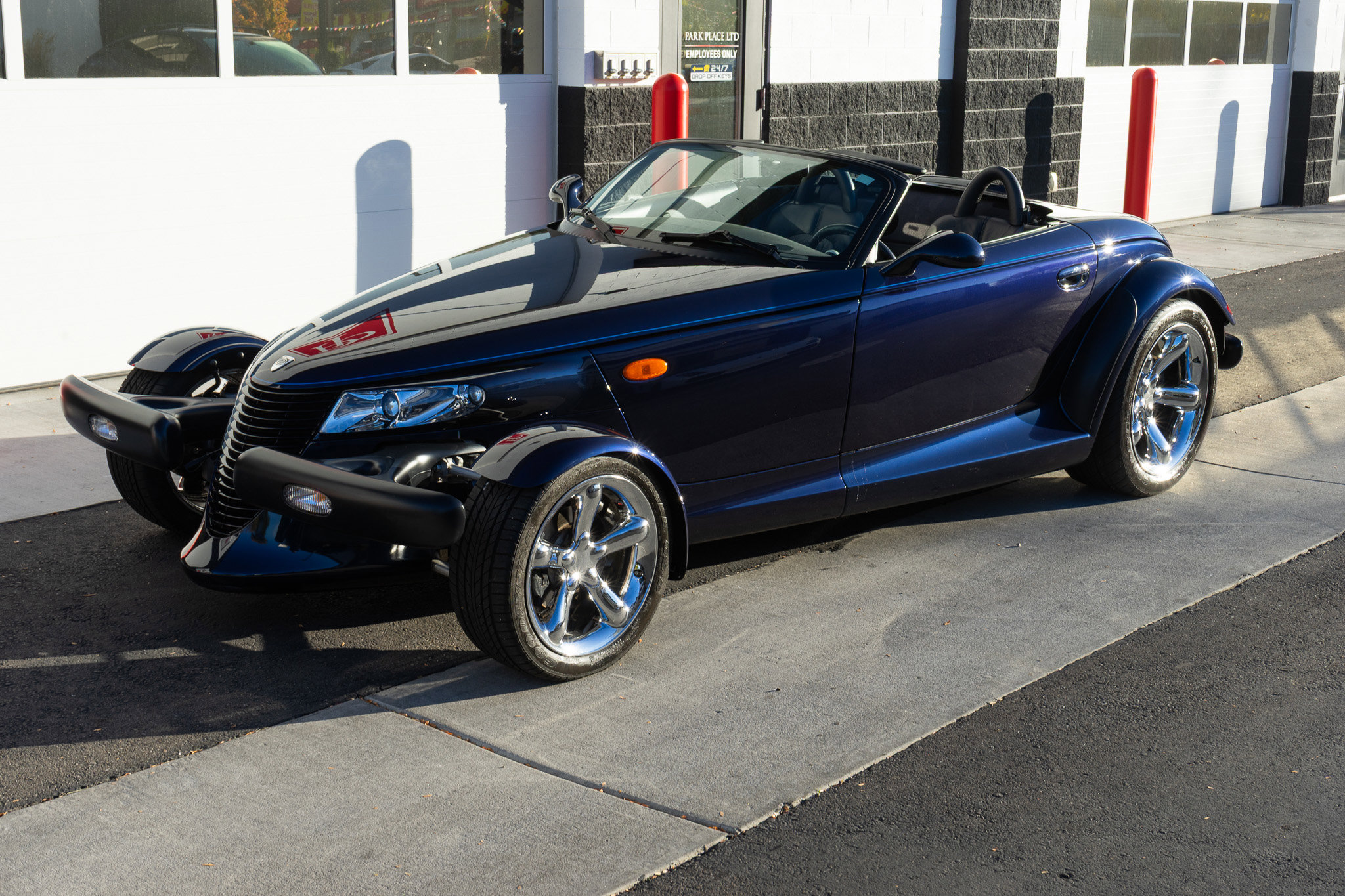 Used 2001 Chrysler Prowler image 38