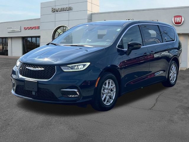 Used 2025 Chrysler Pacifica Select FWD video 3