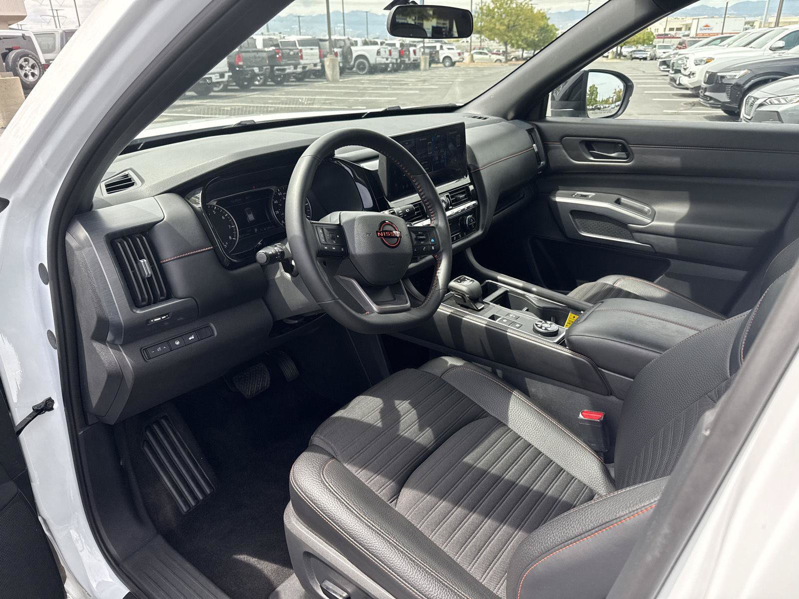 Used 2026 Nissan Pathfinder Rock Creek AWD/4WD image 11