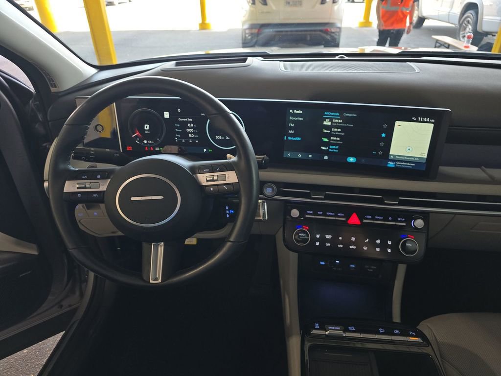 Used 2025 Hyundai Tucson Limited AWD/4WD image 10