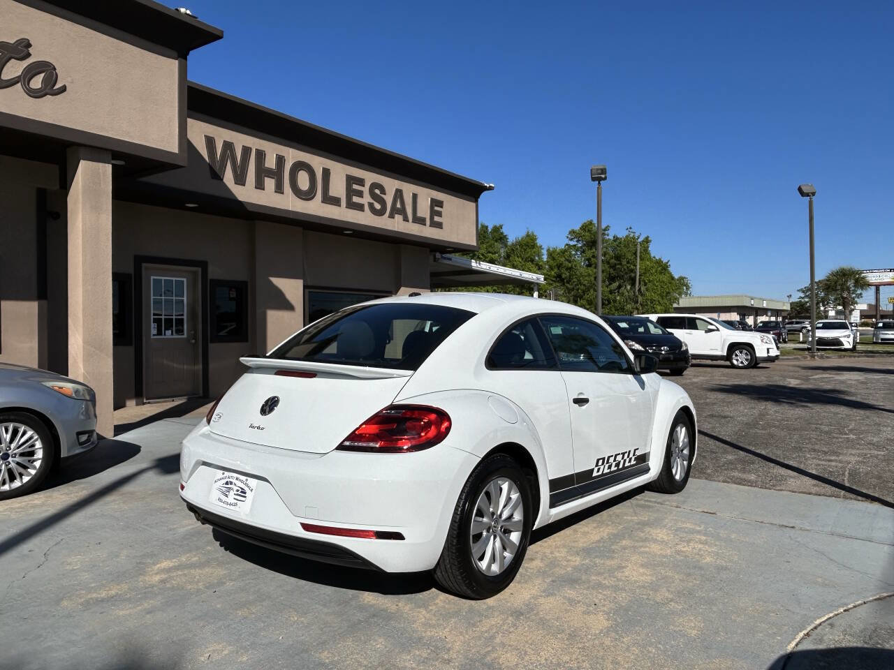 Used 2018 Volkswagen Beetle 2.0T S image 6