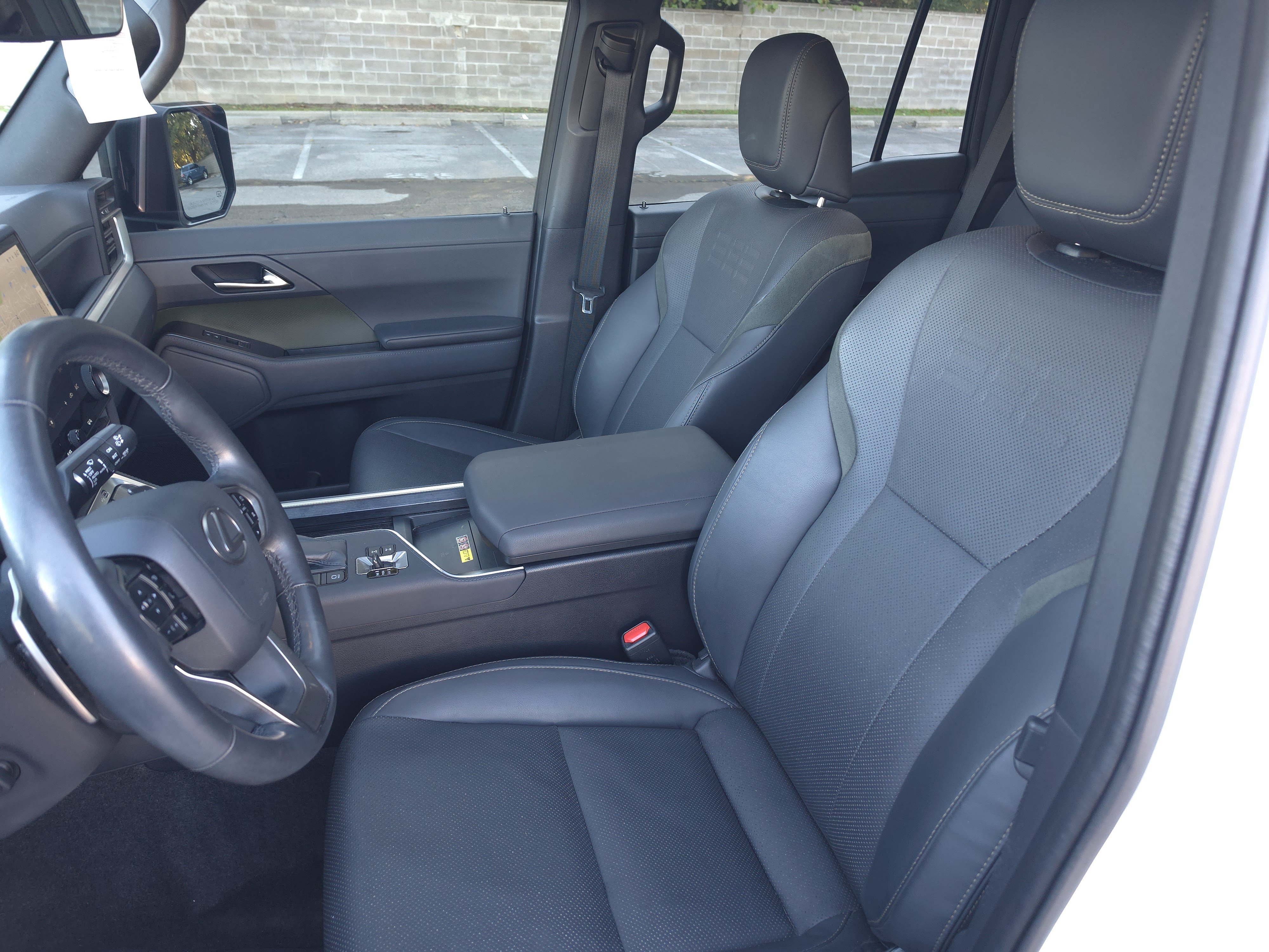 Used 2024 Lexus GX 550 AWD/4WD image 15