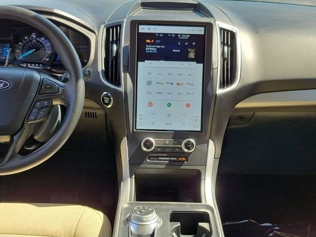Certified 2024 Ford Edge SE image 19