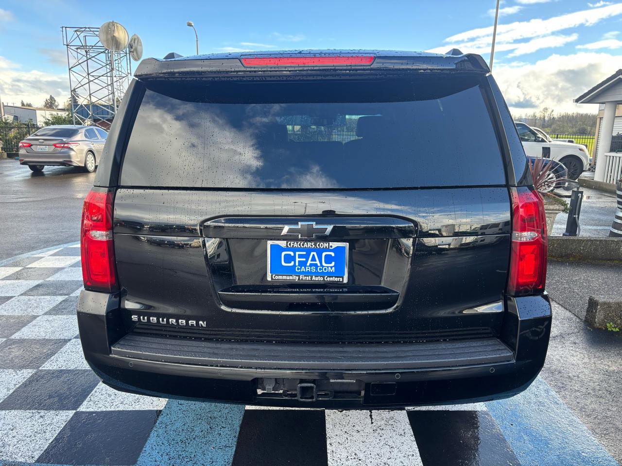 Used 2019 Chevrolet Suburban LT AWD/4WD image 4
