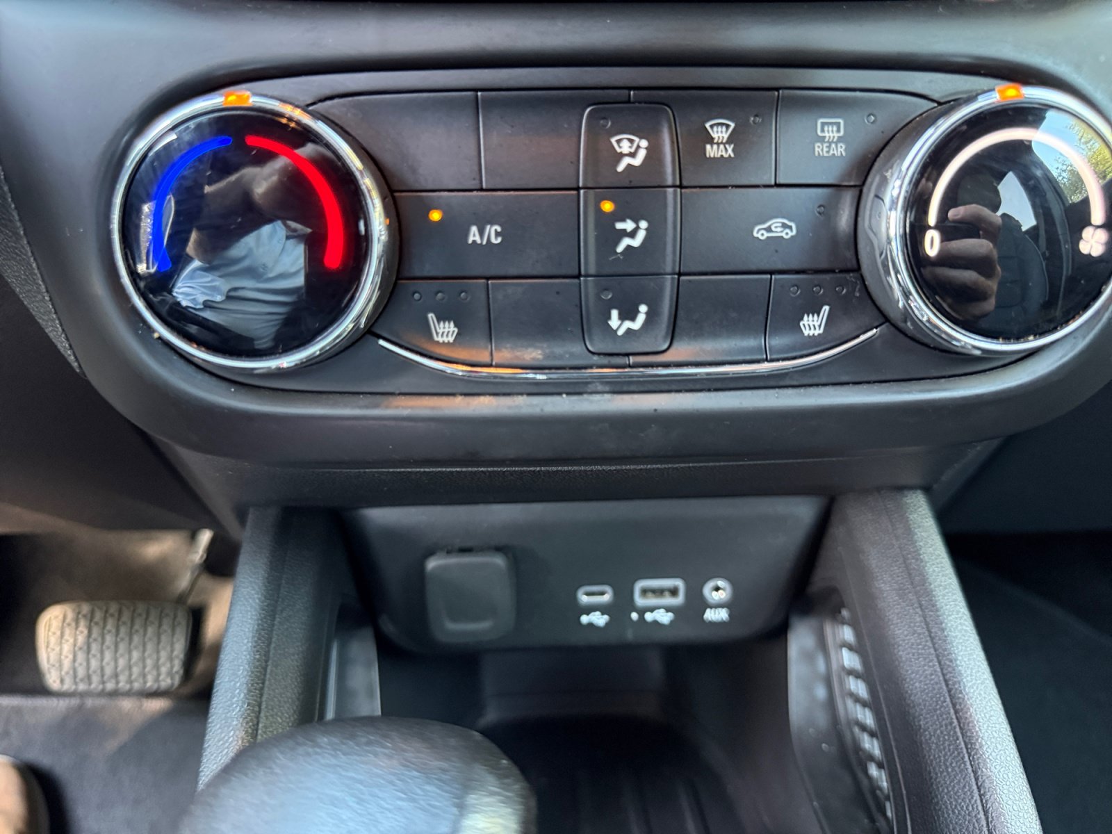 Used 2023 Chevrolet TrailBlazer RS AWD/4WD image 26