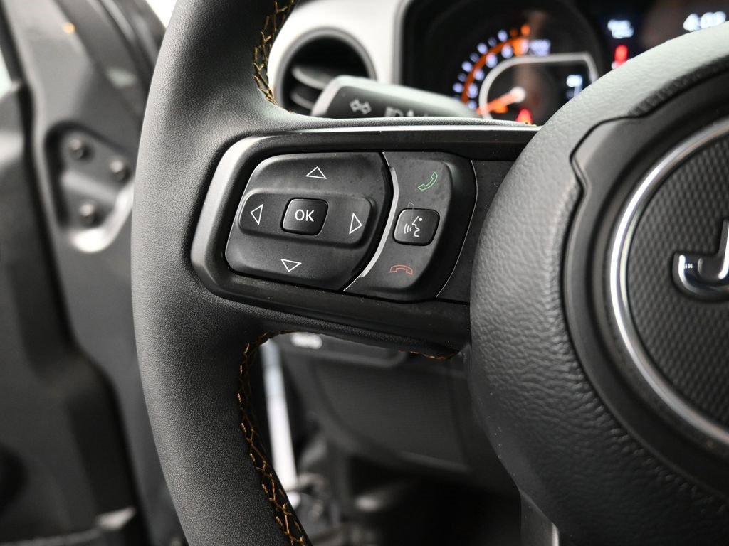 Used 2024 Jeep Gladiator Willys image 6