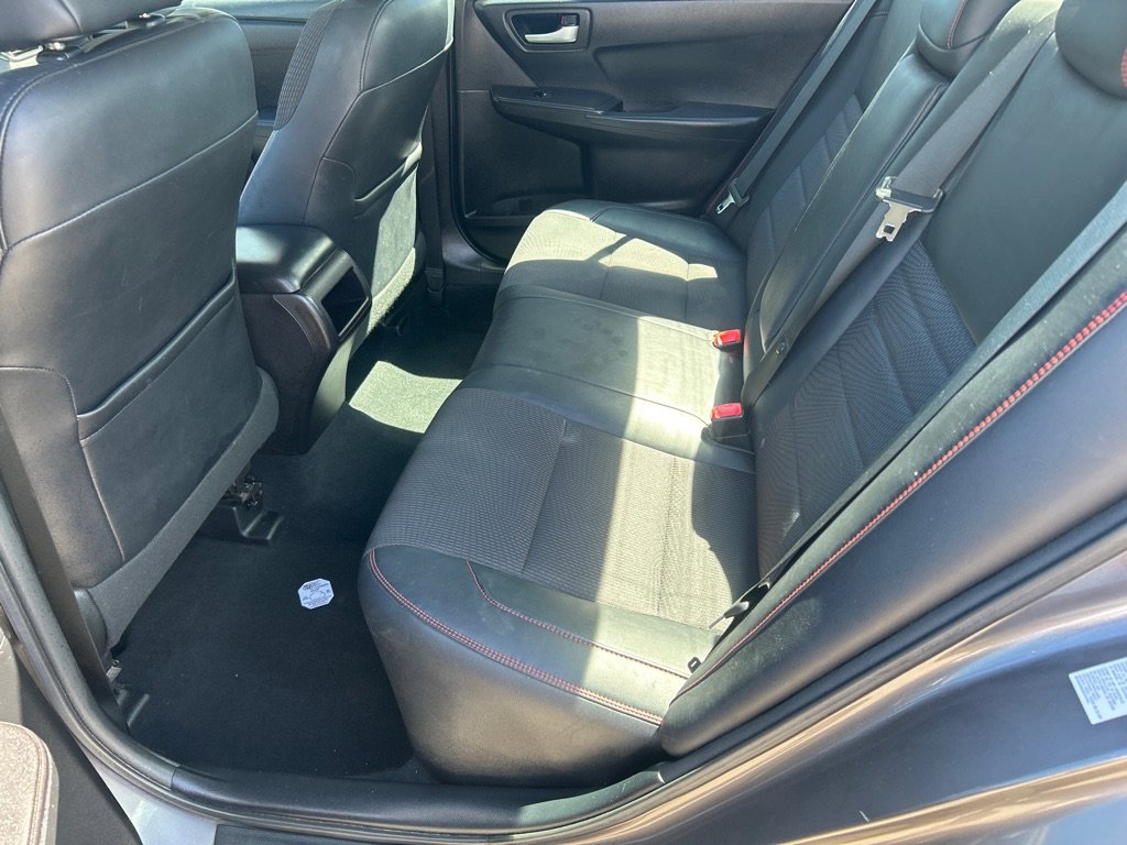 Used 2017 Toyota Camry SE image 12