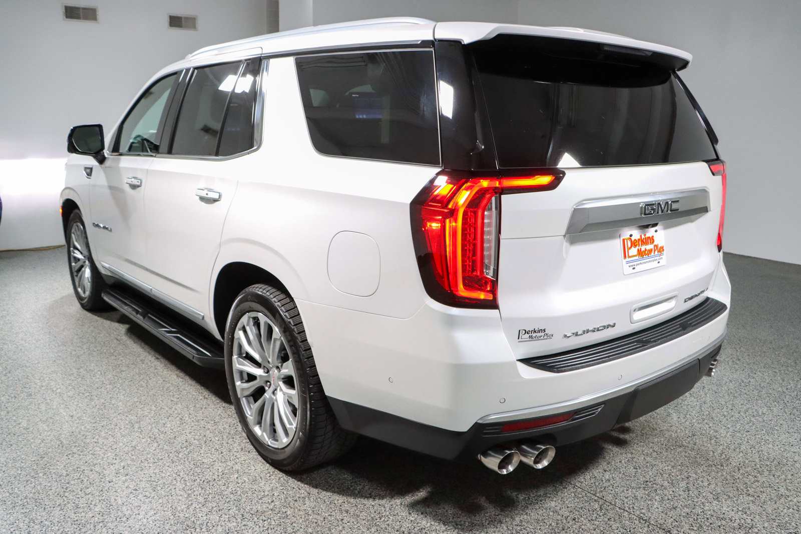 Used 2023 GMC Yukon Denali image 9