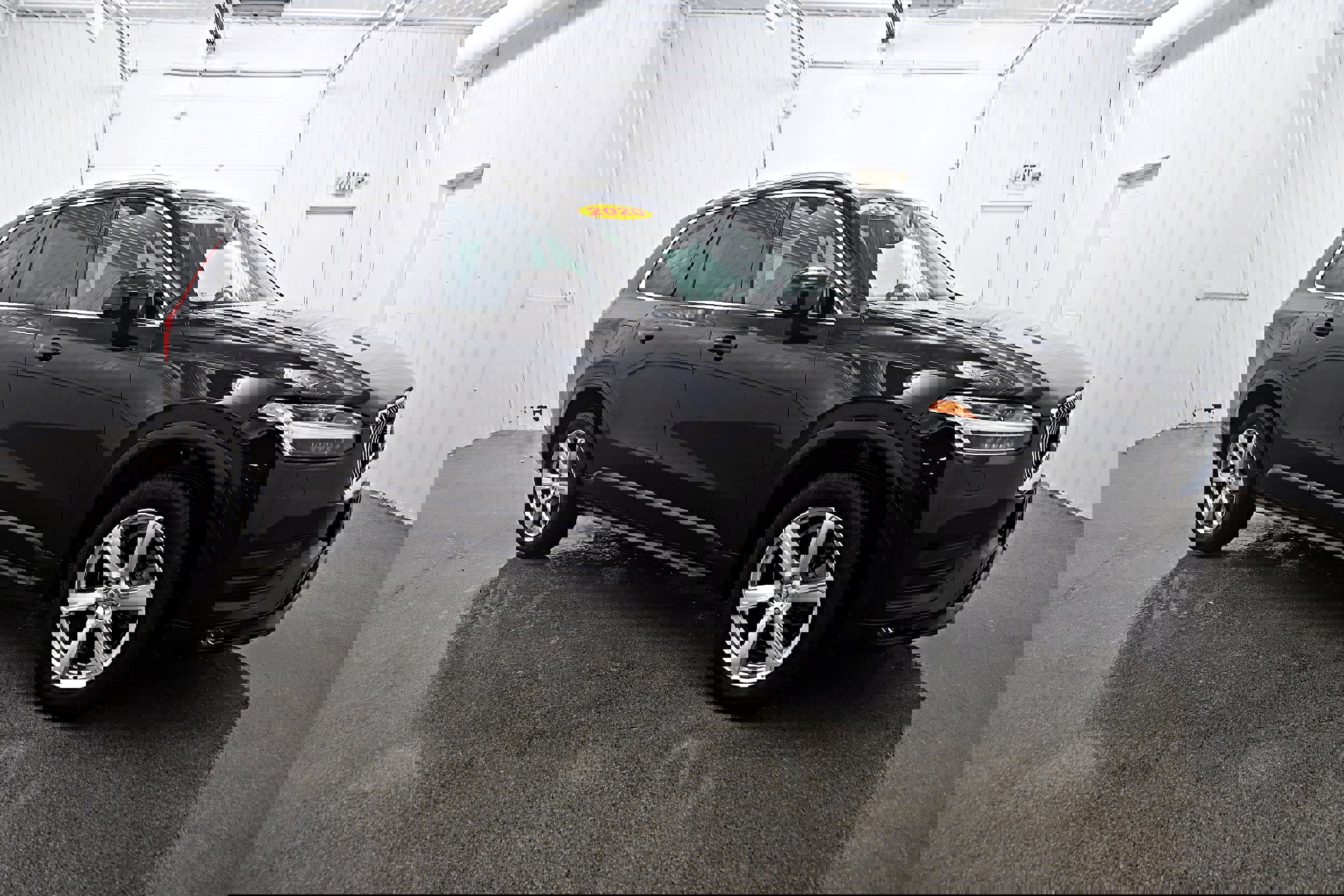 Used 2020 Volvo XC90 T6 Momentum image 3