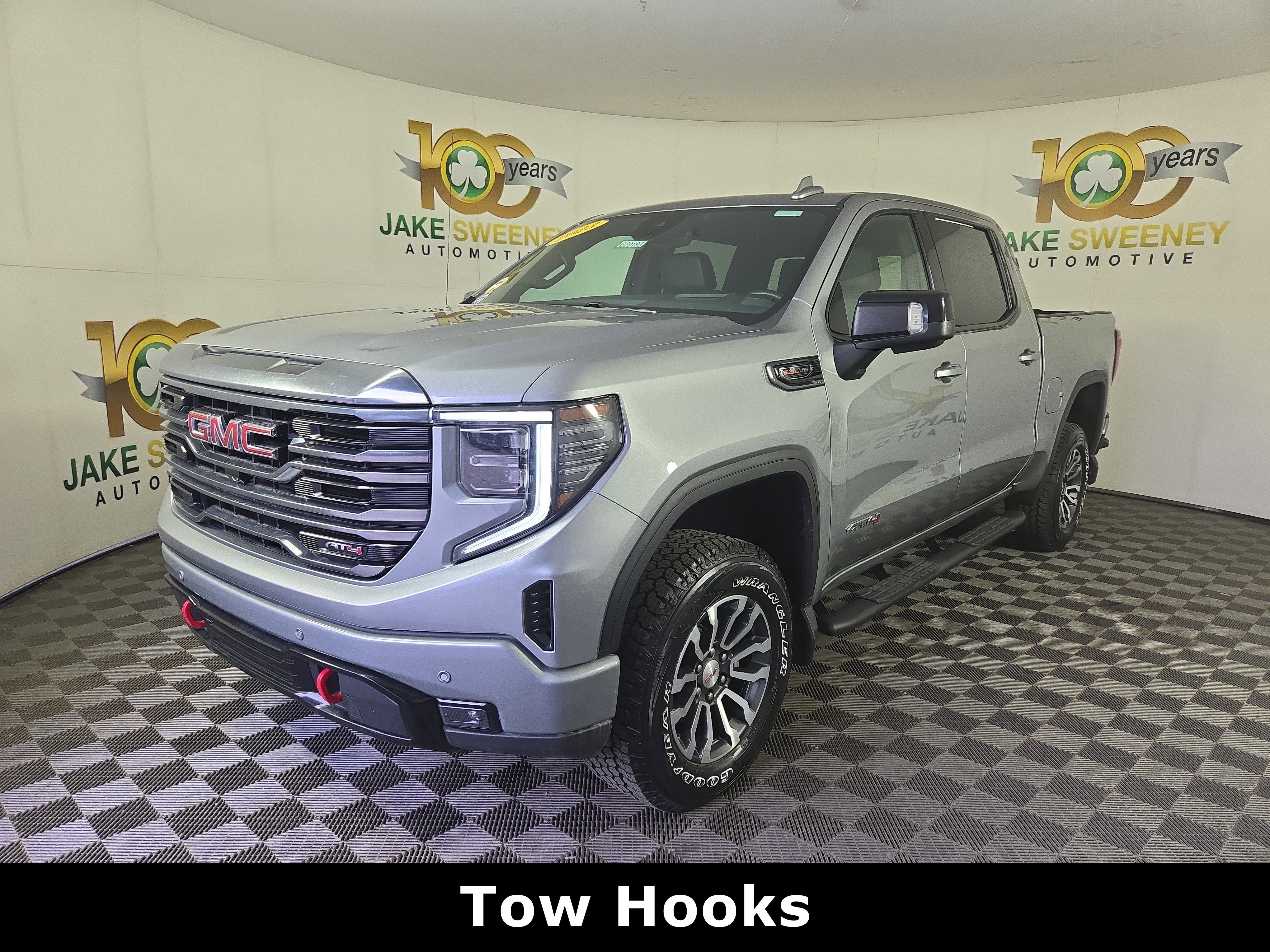 Certified 2023 GMC Sierra 1500 AT4 w/ Technology Package AWD/4WD image 3