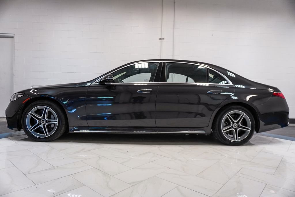 Used 2022 Mercedes-Benz S 500 4MATIC w/ AMG Line Package image 34