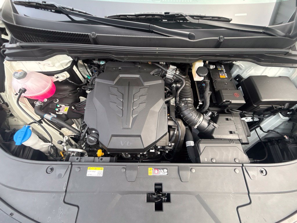 Certified 2026 Kia Carnival LX FWD image 10