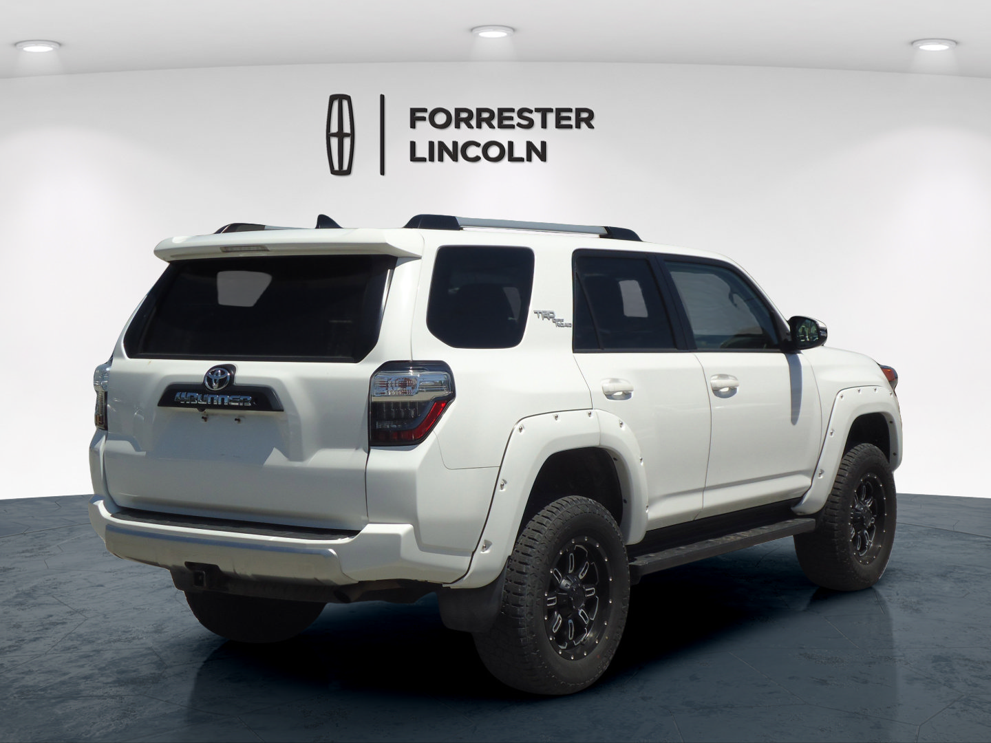 Used 2018 Toyota 4Runner TRD Off-Road Premium AWD/4WD image 3