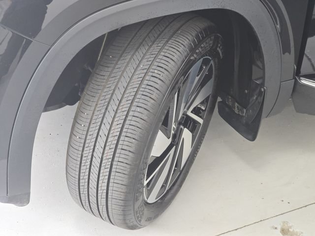 Certified 2025 Volkswagen Atlas SEL AWD/4WD image 35