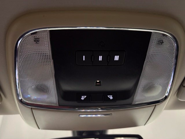 Used 2018 Chrysler 300 Limited AWD/4WD image 29