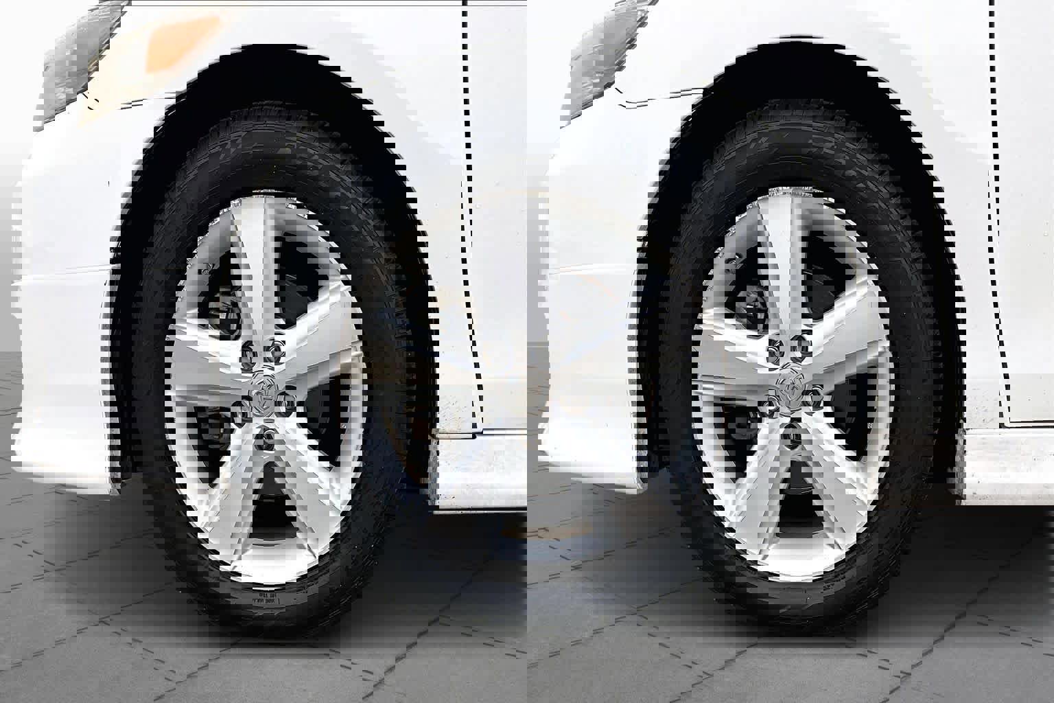 Used 2010 Toyota Camry SE image 9