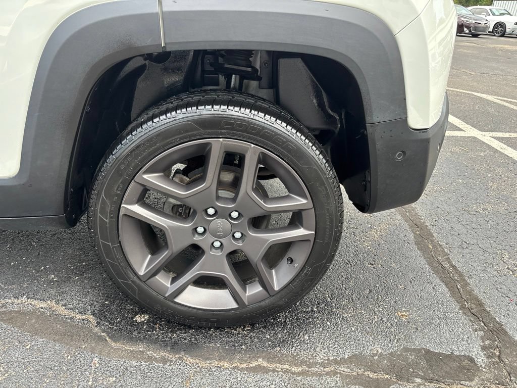 Used 2020 Jeep Renegade Altitude AWD/4WD image 13