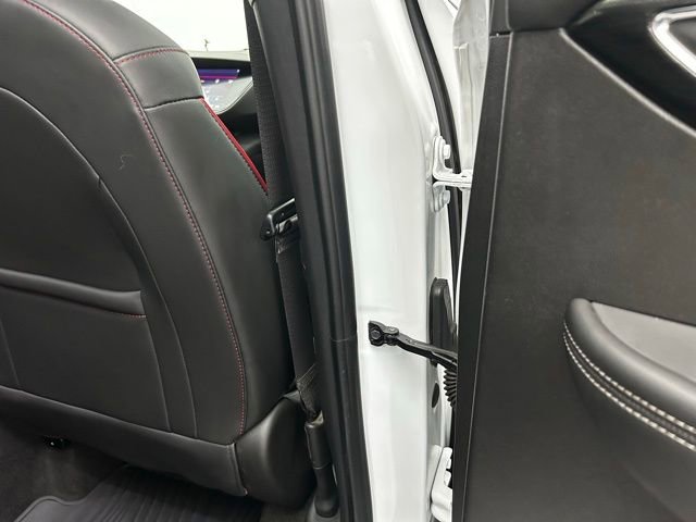 Used 2023 Buick Envision Essence w/ Sport Touring Package image 35