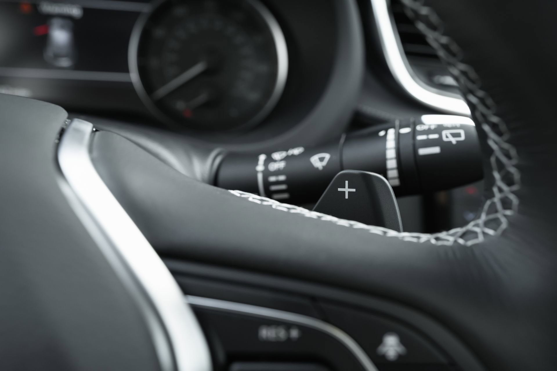Used 2025 INFINITI QX50 Luxe image 16