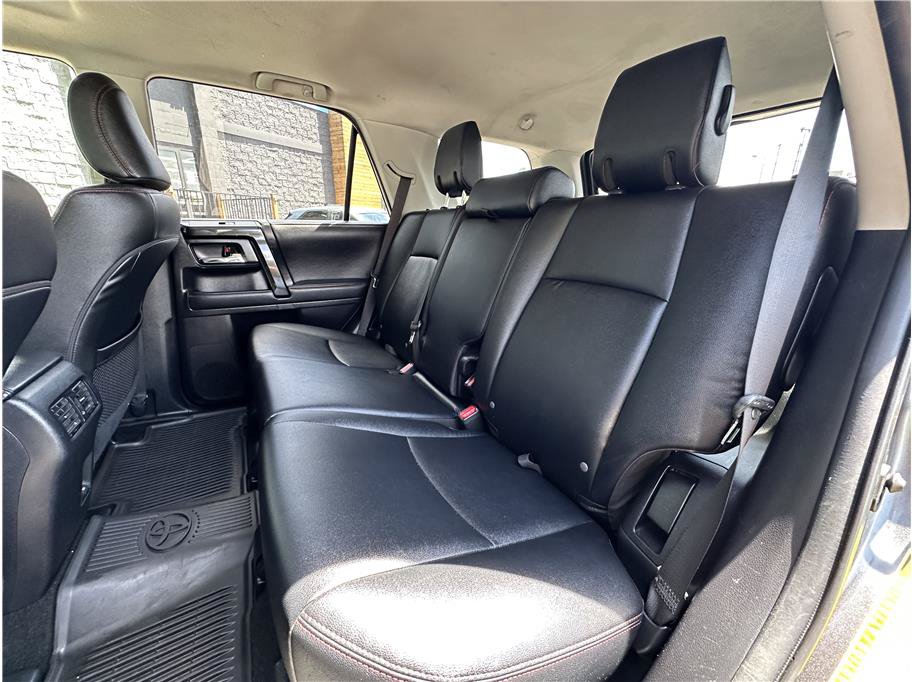 Used 2022 Toyota 4Runner TRD Off-Road Premium AWD/4WD image 16