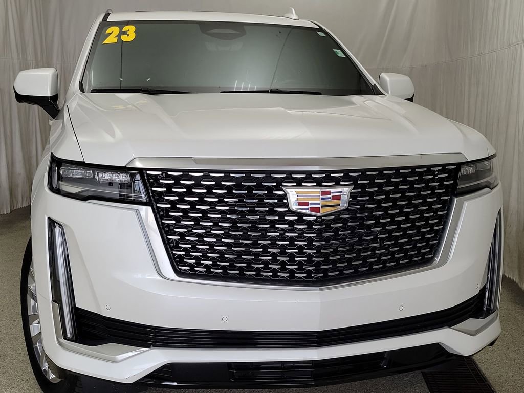 Used 2023 Cadillac Escalade Premium Luxury w/ LPO, Floor Liner Package AWD/4WD image 3