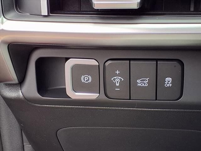Certified 2025 Hyundai Santa Fe SEL image 10