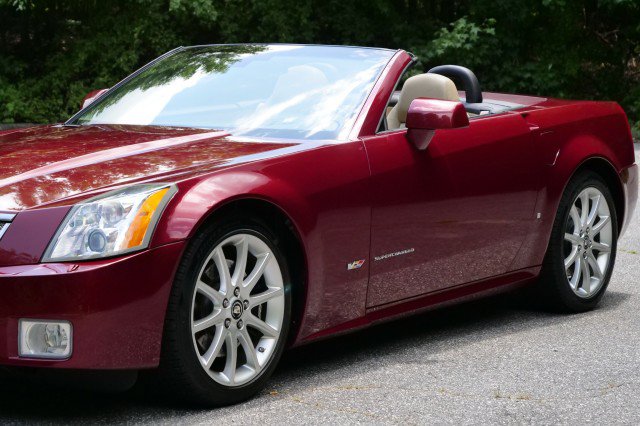 Used 2007 Cadillac XLR V RWD image 44