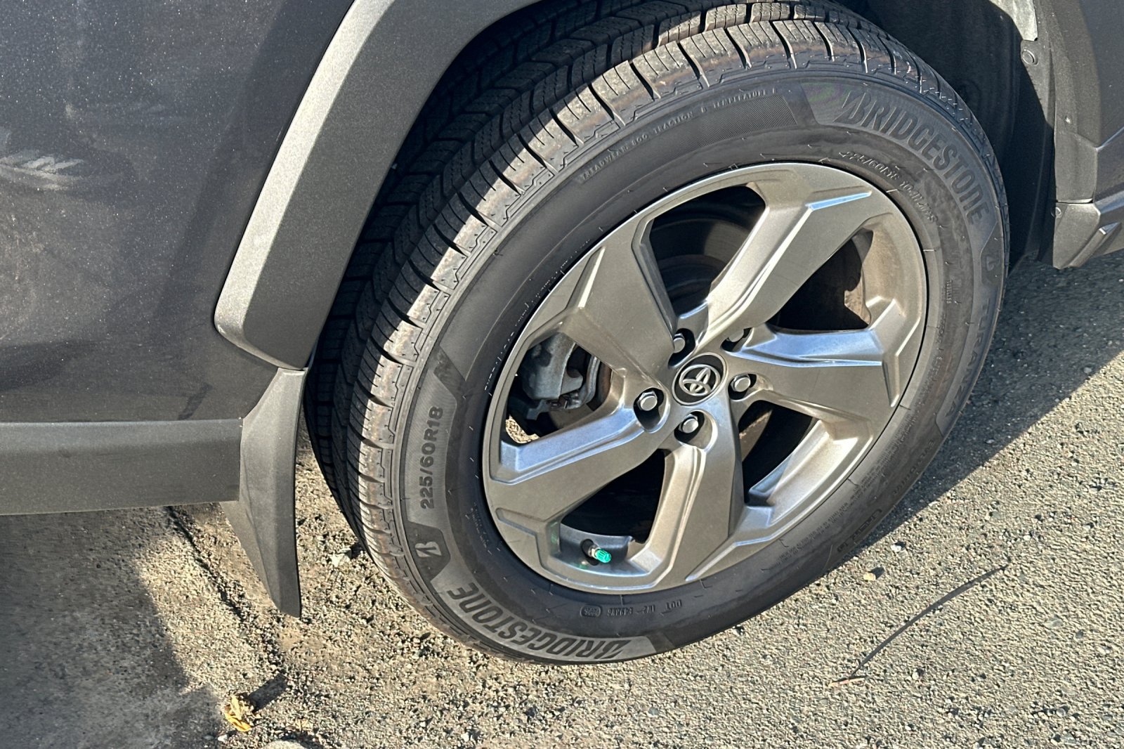 Used 2019 Toyota RAV4 Limited AWD/4WD image 4