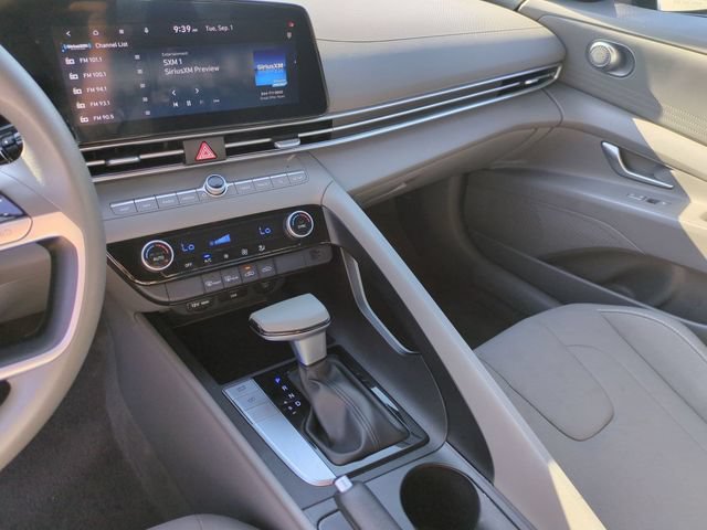 Used 2024 Hyundai Elantra SEL FWD image 20