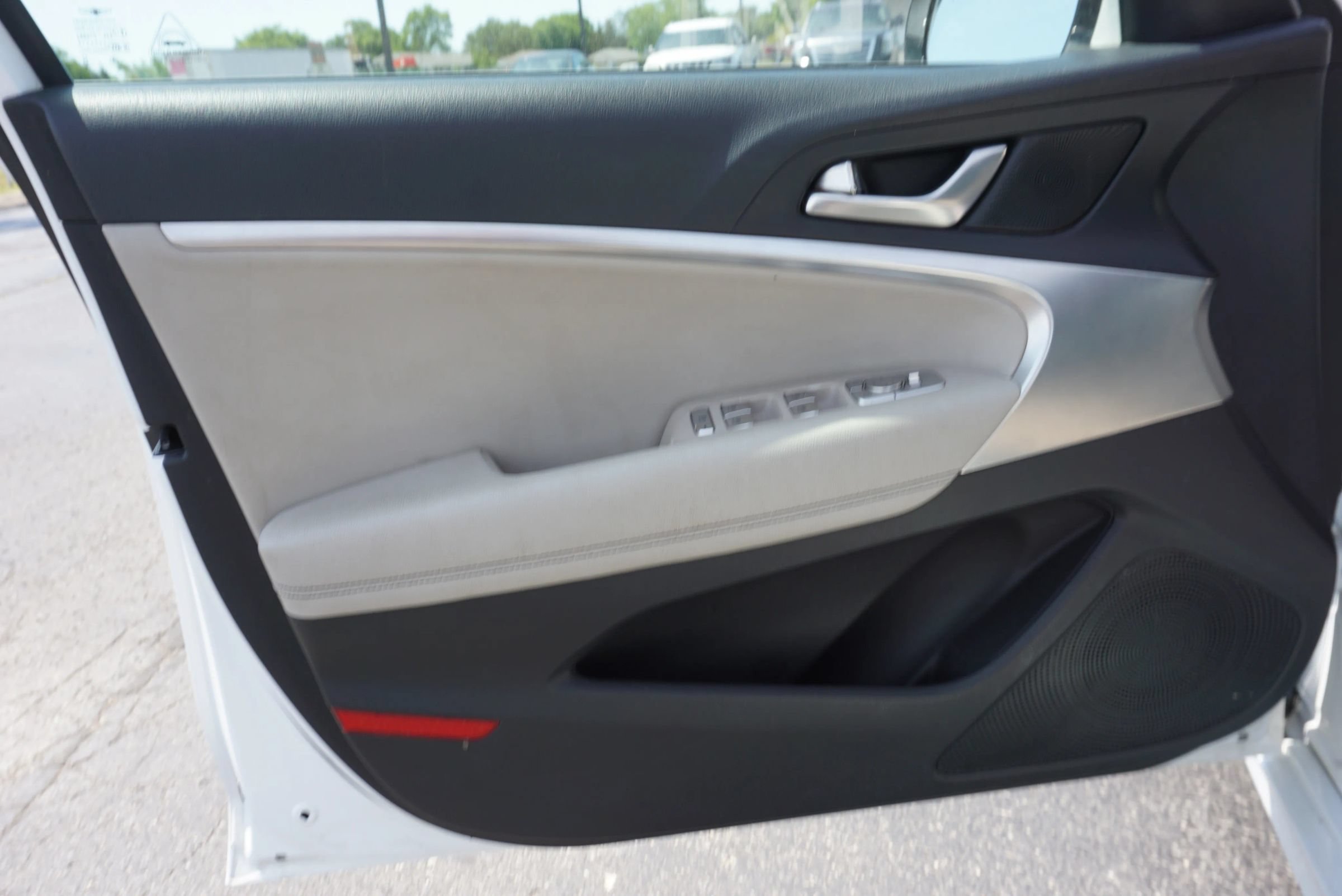Used 2021 Genesis G70 2.0T RWD image 9